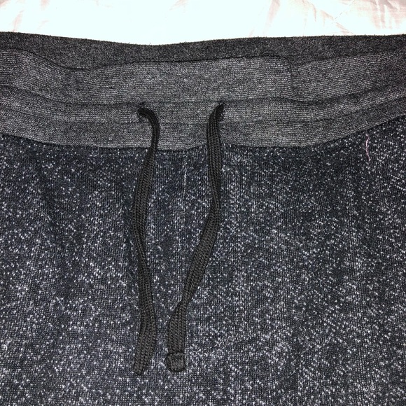 Shorts - Picture 4 of 5